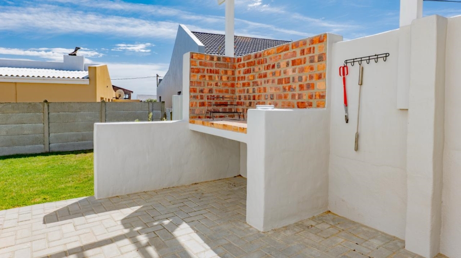 4 Bedroom Property for Sale in Struisbaai Western Cape